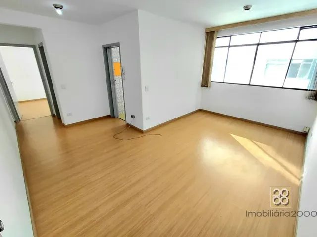 Apartamento 1 quarto e 1 banheiro, para alugar, no bairro Centro em Curitiba