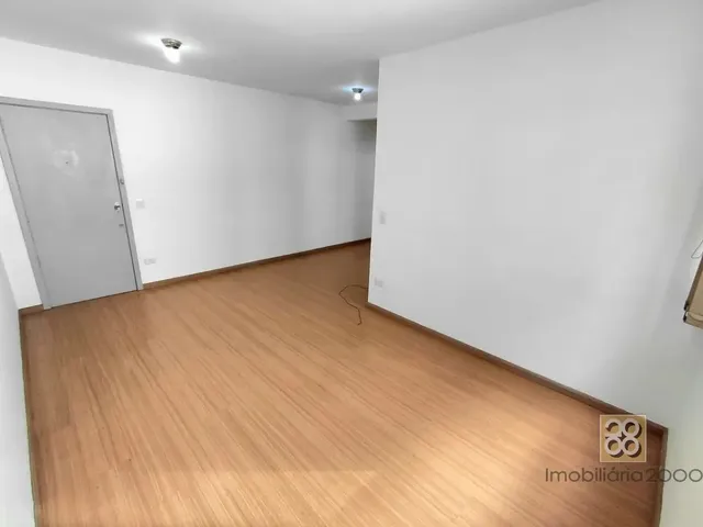 Apartamento 1 quarto e 1 banheiro, para alugar, no bairro Centro em Curitiba