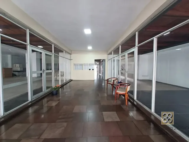 Apartamento 1 quarto e 1 banheiro, para alugar, no bairro Centro em Curitiba