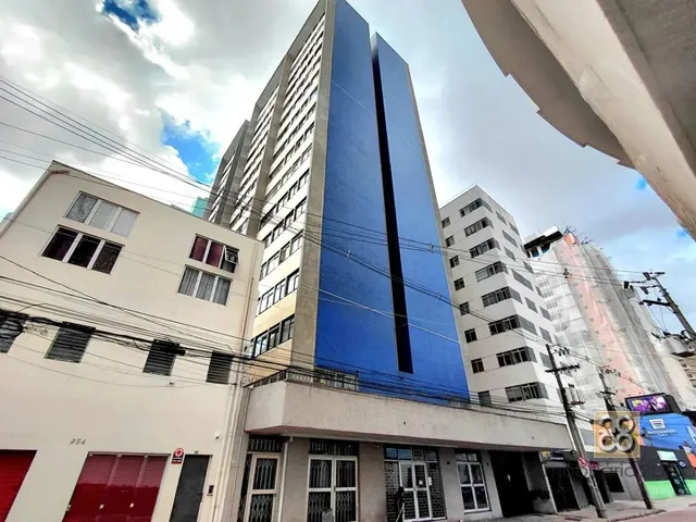 Apartamento 1 quarto e 1 banheiro, para alugar, no bairro Centro em Curitiba