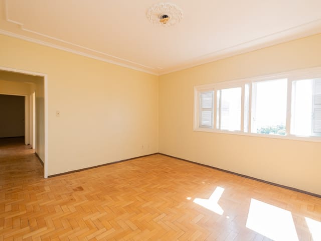 Apartamento com 130m² 3 quartos e 2 banheiros, à venda, no bairro Centro em Pelotas