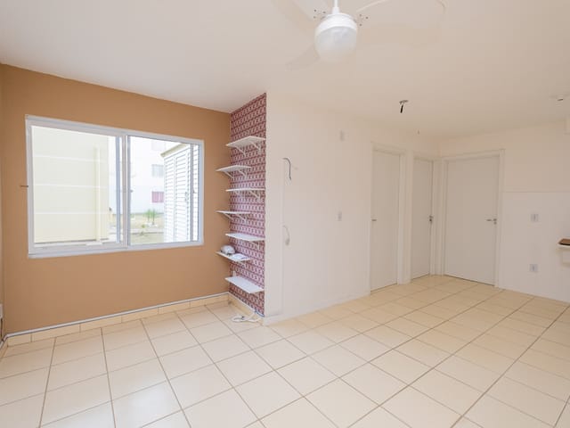 Apartamento com 57m² 2 quartos e 1 banheiro, para alugar, no bairro Areal em Pelotas