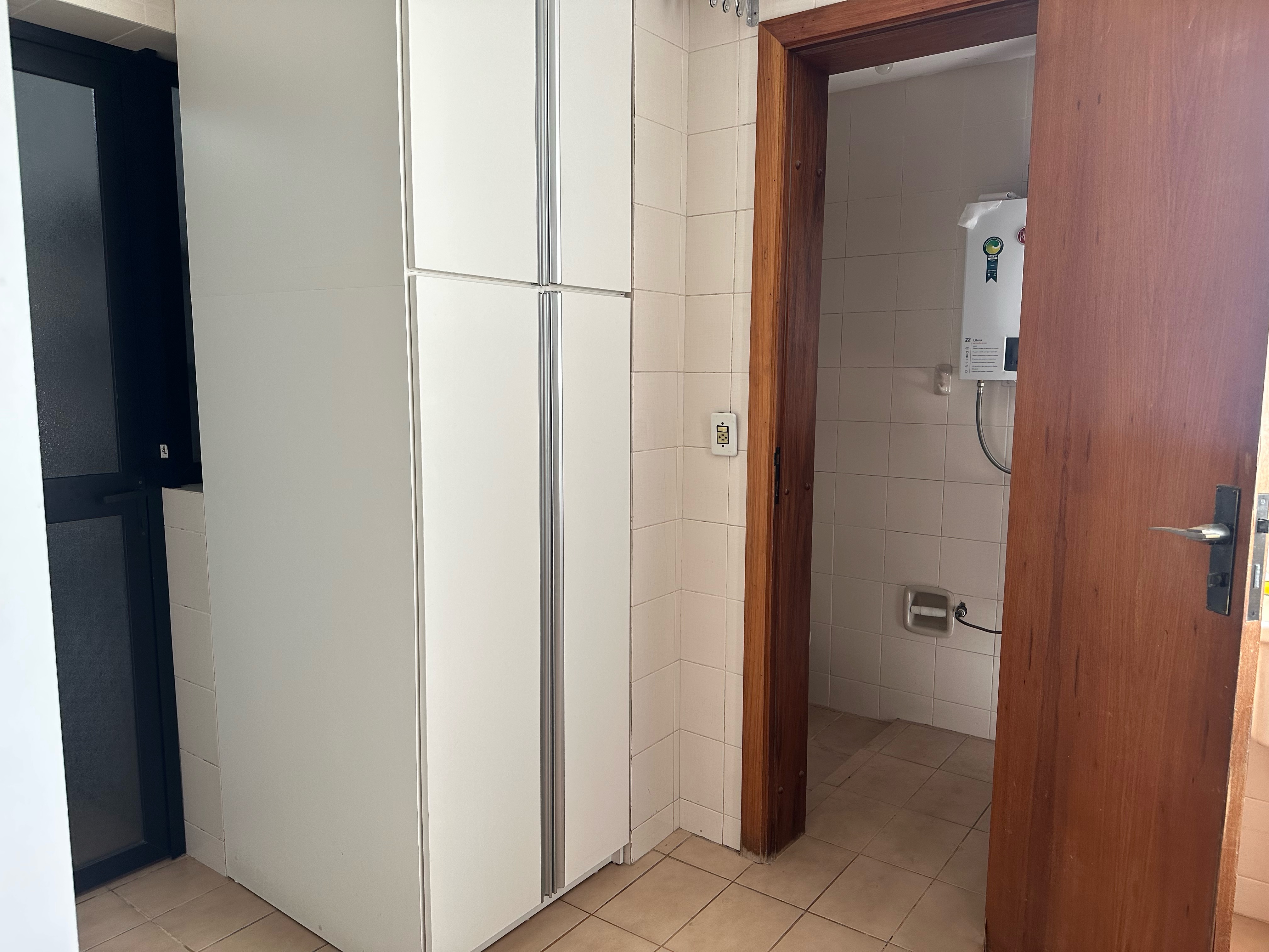 Apartamento à venda no Edifício Alphaville, centro - com 186 m², 3 quartos (sendo 1 suíte com closet), móveis planejados e vaga coberta. - 6