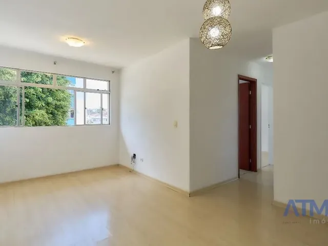 Apartamento 3 quartos e 1 banheiro, para alugar, no bairro Novo Mundo em Curitiba