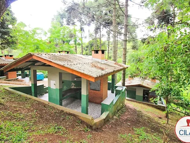 Apartamento 2 quartos e 1 banheiro, à venda, no bairro Campo Comprido em Curitiba