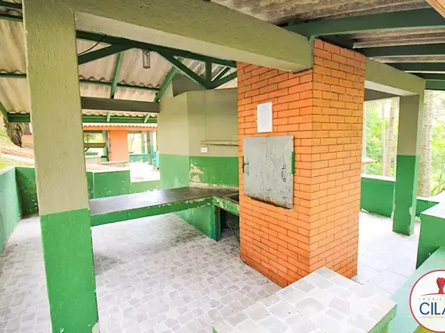 Apartamento 2 quartos e 1 banheiro, à venda, no bairro Campo Comprido em Curitiba