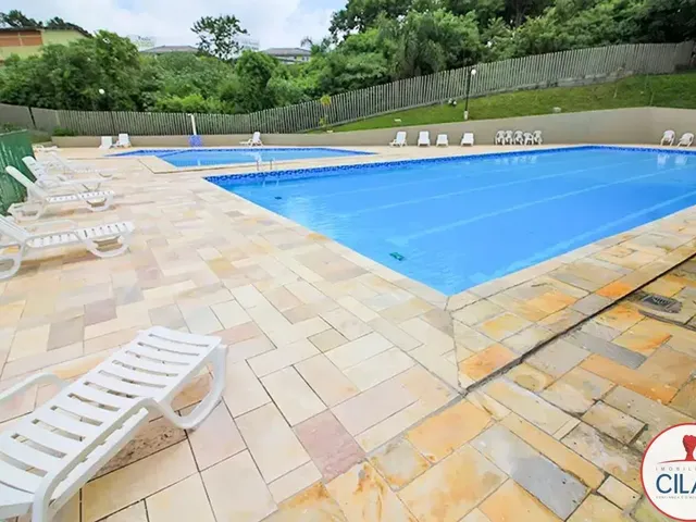 Apartamento 2 quartos e 1 banheiro, à venda, no bairro Campo Comprido em Curitiba