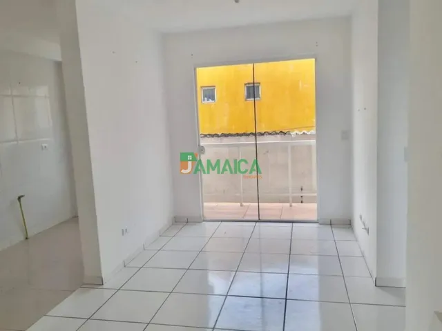Apartamento 3 quartos e 2 banheiros, para alugar, no bairro Vargem Grande em Pinhais