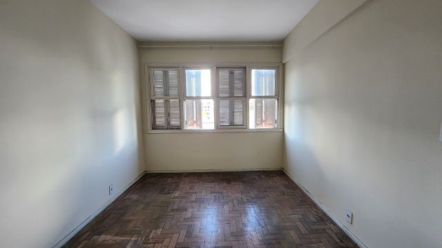 Apartamento com 75m² 2 quartos e 1 banheiro, à venda, no bairro Centro em Pelotas