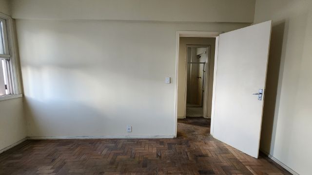 Apartamento com 75m² 2 quartos e 1 banheiro, à venda, no bairro Centro em Pelotas