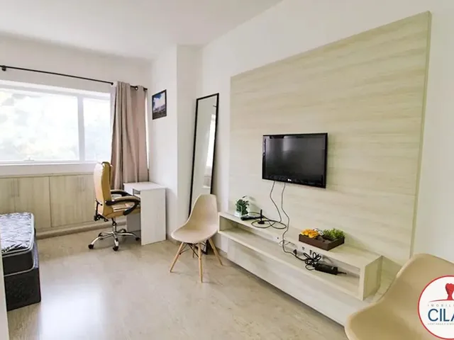 Apartamento 1 quarto e 1 banheiro, para alugar, no bairro Centro Cívico em Curitiba