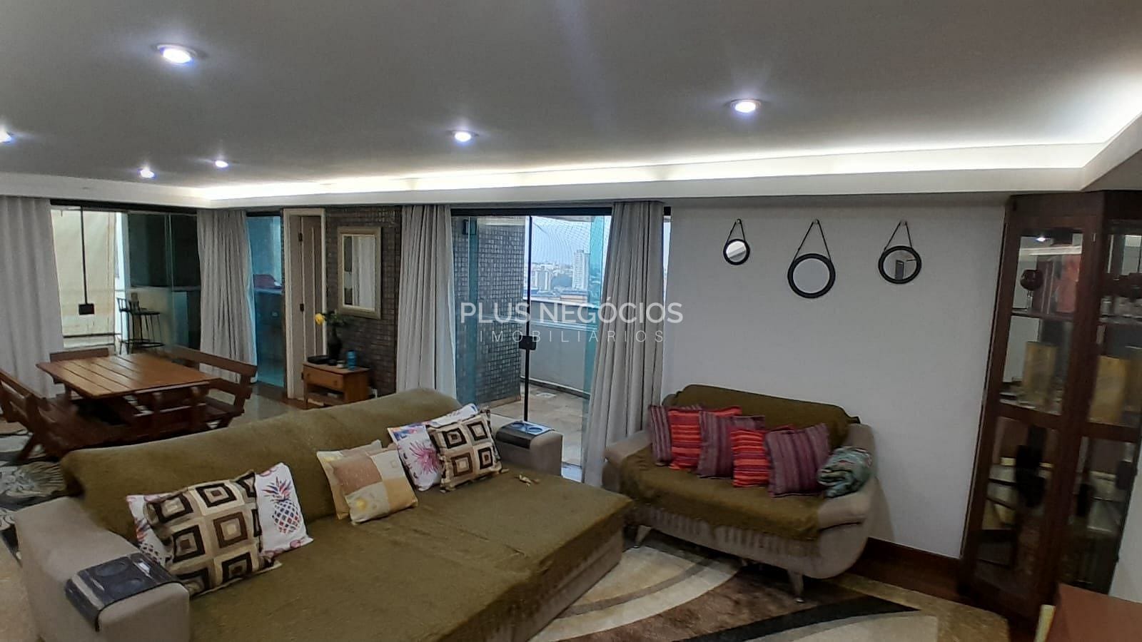 Apartamento, 3 quartos, 240 m² - Foto 1