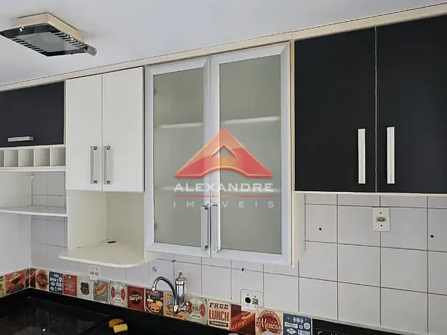 Apartamento 2 quartos e 1 banheiro, para alugar, no bairro Monte Castelo em São José dos Campos