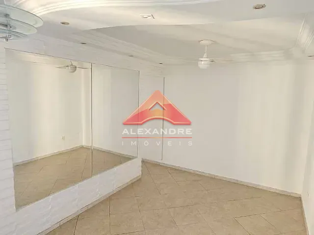 Apartamento 2 quartos e 1 banheiro, para alugar, no bairro Monte Castelo em São José dos Campos