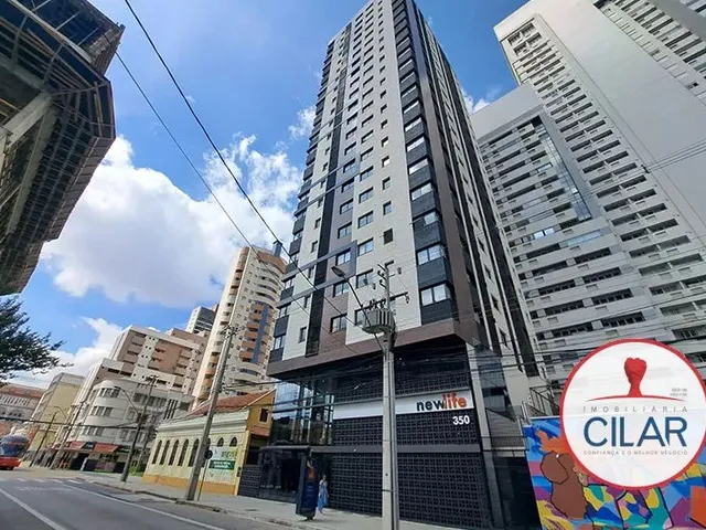Apartamento 1 quarto e 1 banheiro, para alugar, no bairro Centro em Curitiba