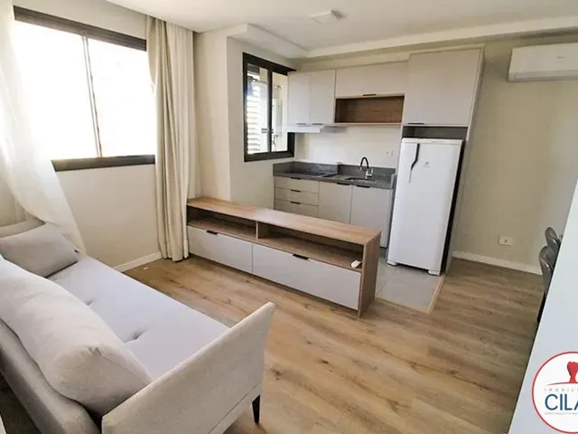Apartamento 1 quarto e 1 banheiro, para alugar, no bairro Centro em Curitiba