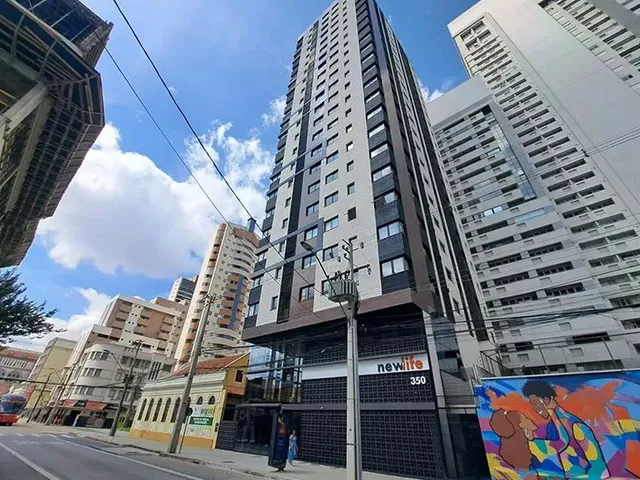 Apartamento 1 quarto e 1 banheiro, para alugar, no bairro Centro em Curitiba