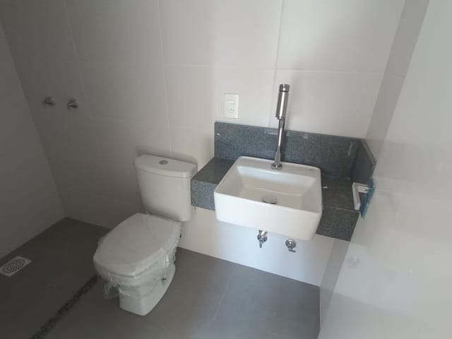 Apartamento 2 quartos e 2 banheiros, à venda, no bairro Areal em Pelotas