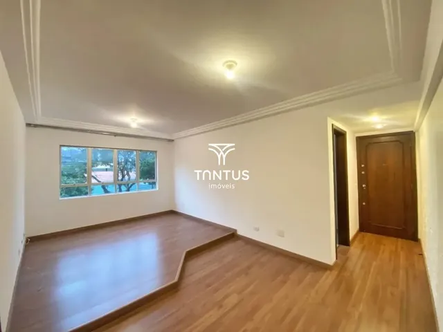 Apartamento 2 quartos e 2 banheiros, para alugar, no bairro Centro em Curitiba