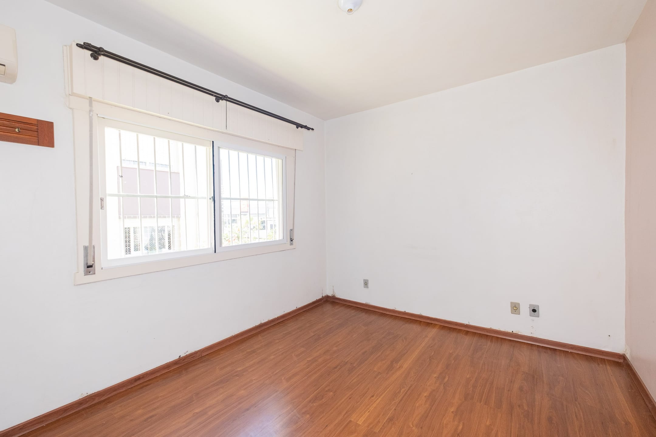 Apartamento à venda na Zona Norte de Pelotas - com 118 m², 3 quartos, ótima posição solar e vaga coberta. - 13
