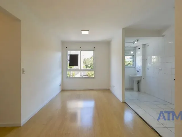 Apartamento 2 quartos e 1 banheiro, para alugar, no bairro Campo Comprido em Curitiba