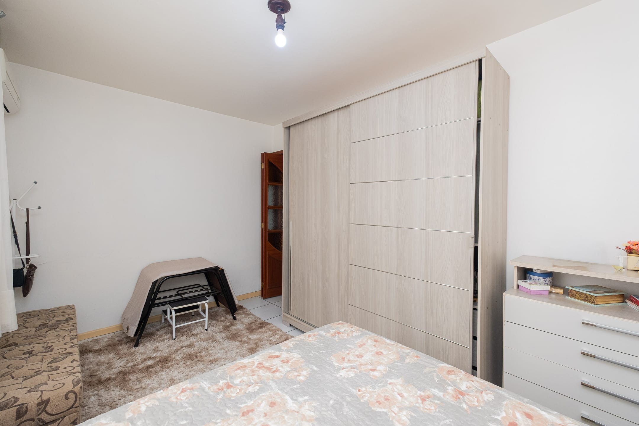 Apartamento à venda no Condomínio Messina, Areal - com 79 m², 2 quartos, cozinha com armários e vaga coberta. - 9