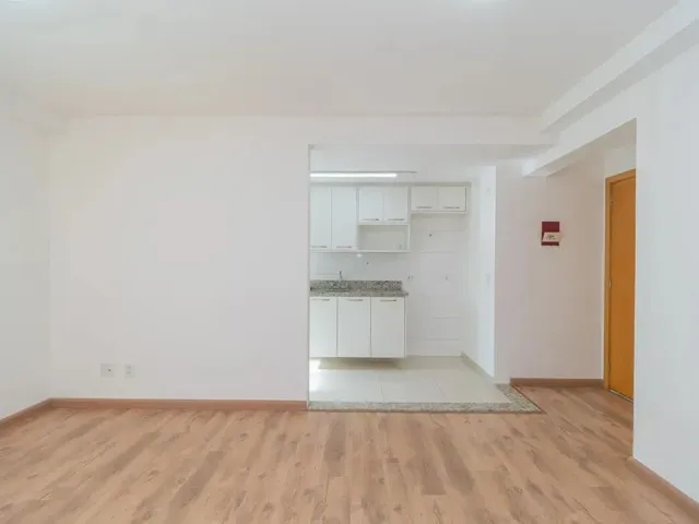Apartamento 2 quartos e 1 banheiro, para alugar, no bairro Mossunguê em Curitiba