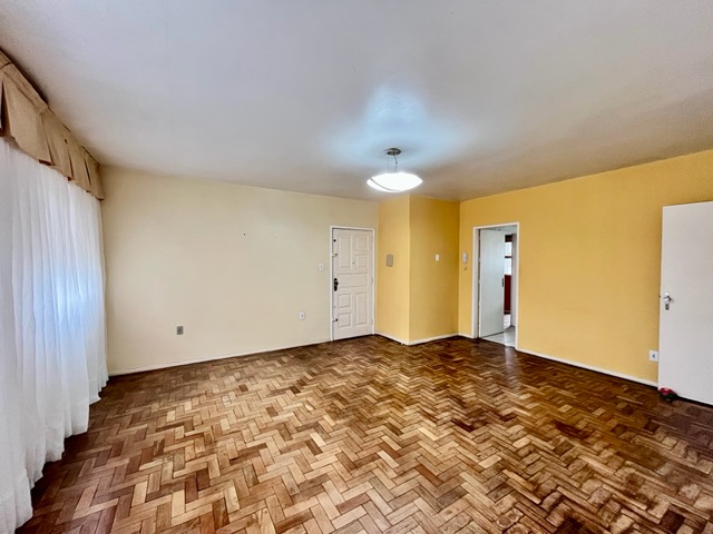 Apartamento 3 quartos e 2 banheiros, à venda, no bairro Centro em Pelotas