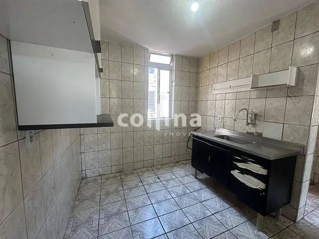Apartamento 3 quartos e 1 banheiro, para alugar, no bairro Conjunto Habitacional Presidente Castelo Branco em Carapicuíba