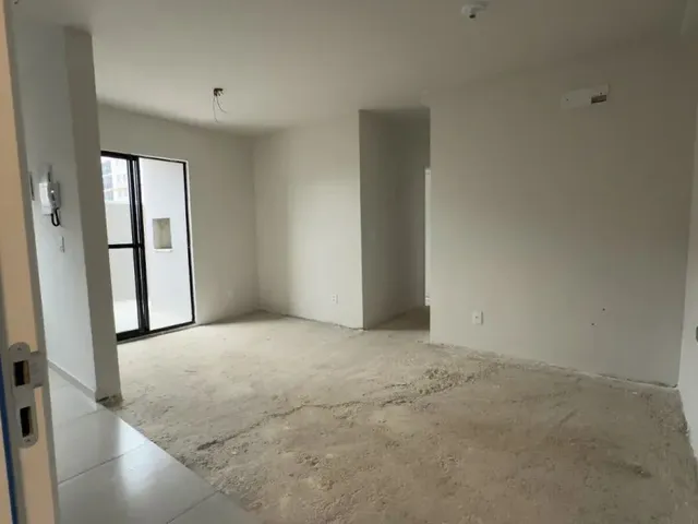 Apartamento 3 quartos e 2 banheiros, à venda, no bairro Cidade Industrial em Curitiba
