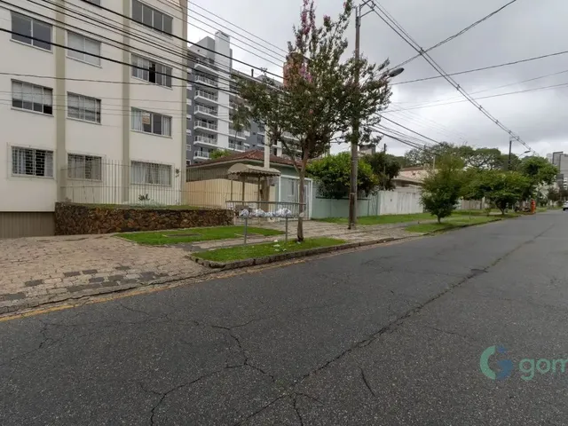 Apartamento 2 quartos e 1 banheiro, para alugar, no bairro Água Verde em Curitiba