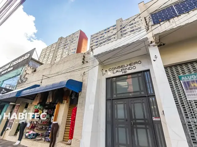 Apartamento 2 quartos e 2 banheiros, à venda, no bairro Centro em Curitiba