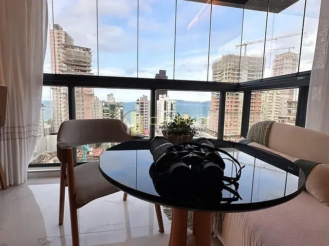 Apartamento com 170m² 3 quartos e 4 banheiros, à venda, no bairro Centro em Itapema