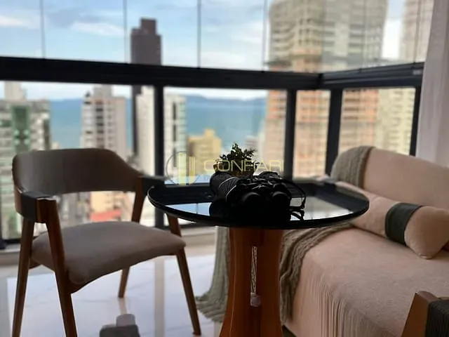 Apartamento com 170m² 3 quartos e 4 banheiros, à venda, no bairro Centro em Itapema