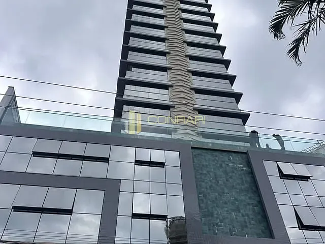 Apartamento com 170m² 3 quartos e 4 banheiros, à venda, no bairro Centro em Itapema
