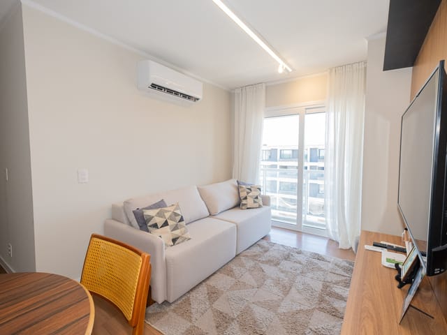 Foto do Apartamento - Apartamento à venda no Viver Quartier - com 69 m², 2 quartos (sendo 1 suíte), cozinha planejada e andar alto com sacada. | UP Imóveis