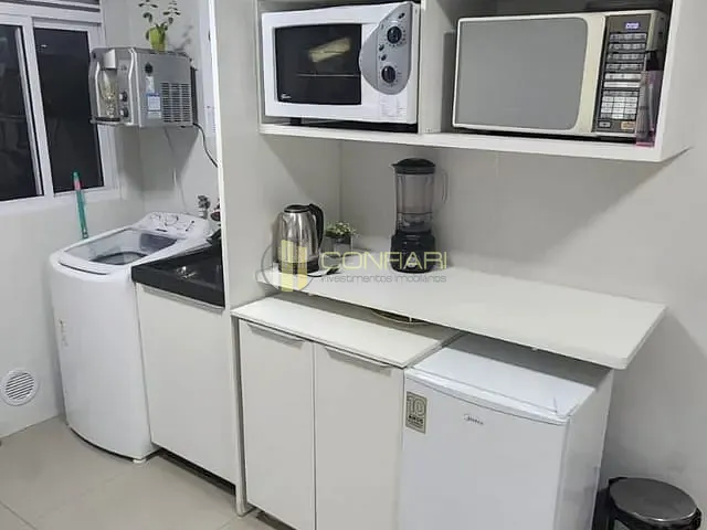 Apartamento 2 quartos e 3 banheiros, para alugar, no bairro Meia Praia em Itapema