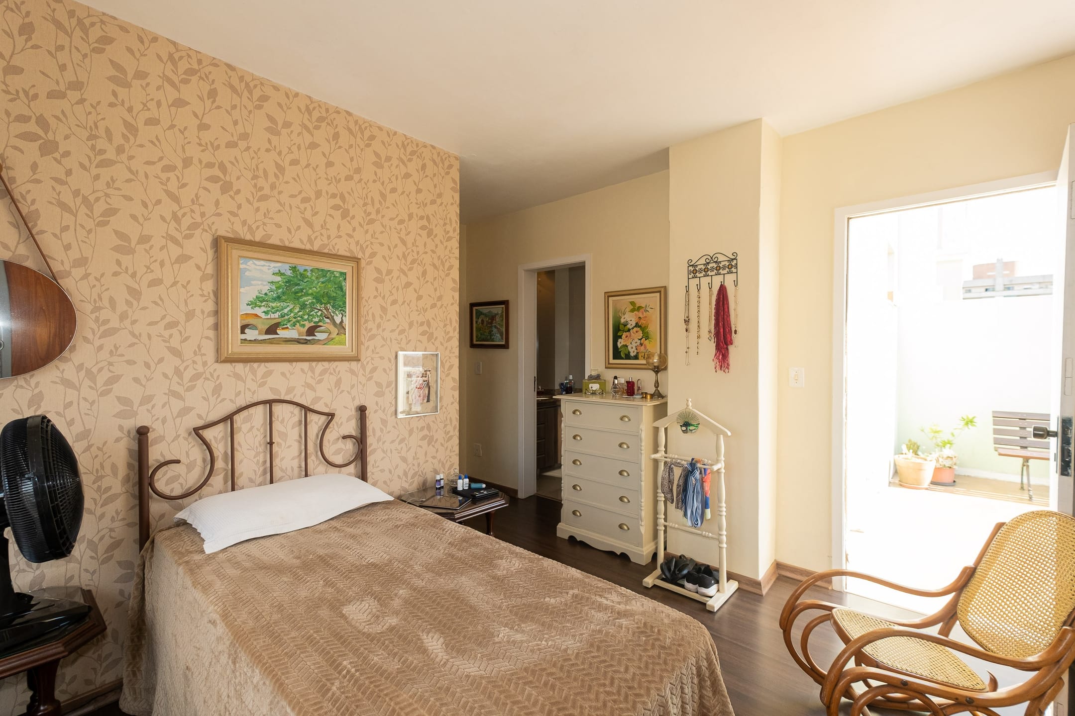 Apartamento à venda no Edifício Felgueiras, Centro - 160 m², 4 quartos (sendo 1 suíte), lareira, sacada e 2 vagas cobertas. - 13