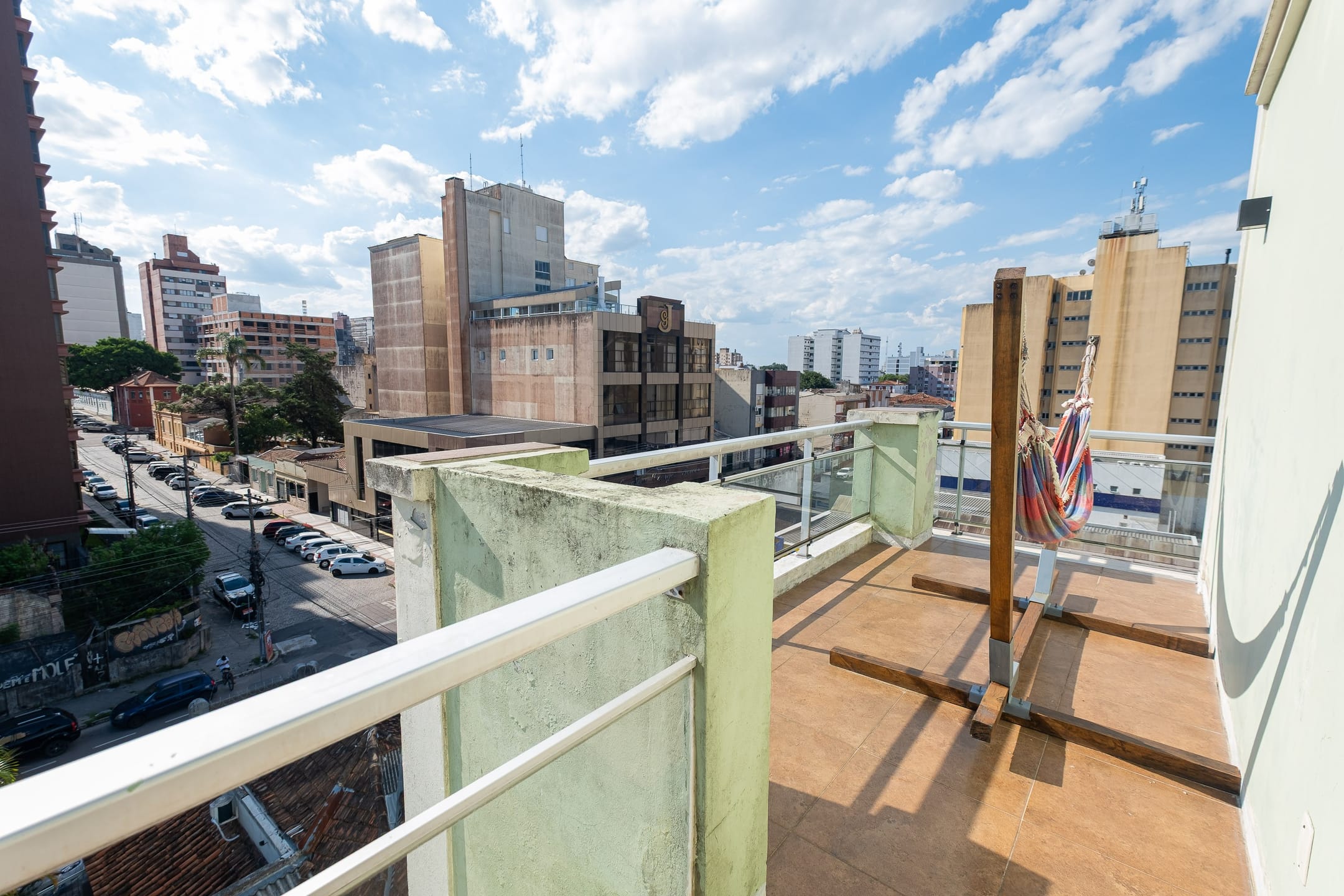 Apartamento à venda no Edifício Felgueiras, Centro - 160 m², 4 quartos (sendo 1 suíte), lareira, sacada e 2 vagas cobertas. - 23