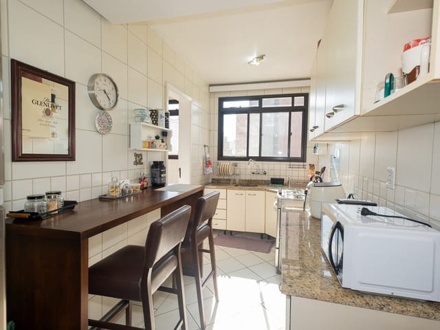 Apartamento com 239m² 4 quartos e 3 banheiros, à venda, no bairro Centro em Pelotas