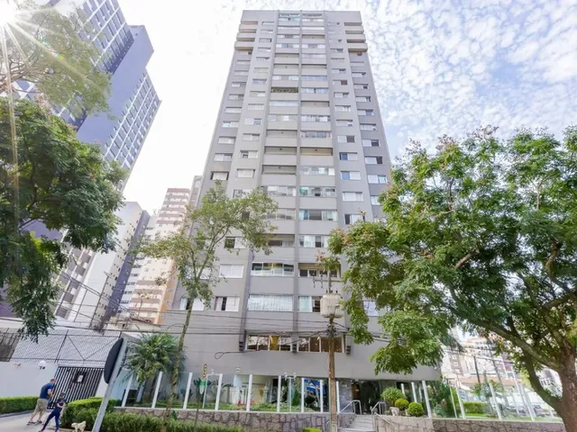Apartamento 3 quartos e 2 banheiros, para alugar, no bairro Bigorrilho em Curitiba