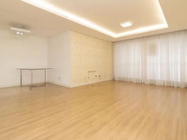 Apartamento 3 quartos e 2 banheiros, para alugar, no bairro Bigorrilho em Curitiba