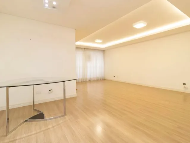 Apartamento 3 quartos e 2 banheiros, para alugar, no bairro Bigorrilho em Curitiba