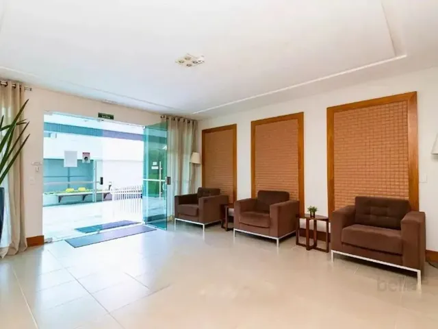 Apartamento 3 quartos e 2 banheiros, para alugar, no bairro Água Verde em Curitiba