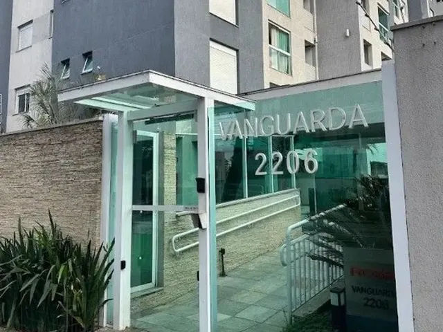 Apartamento 3 quartos e 2 banheiros, para alugar, no bairro Água Verde em Curitiba