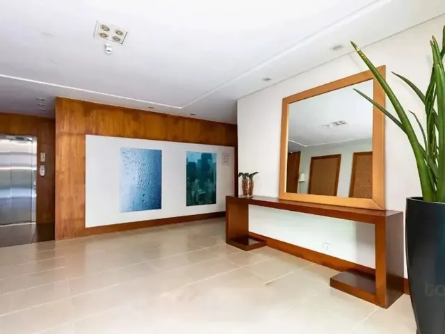 Apartamento 3 quartos e 2 banheiros, para alugar, no bairro Água Verde em Curitiba