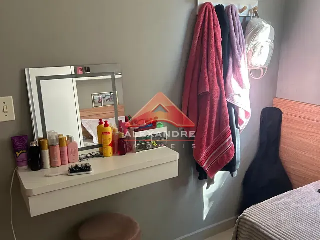 Apartamento 2 quartos e 1 banheiro, à venda, no bairro Vila Tesouro em São José dos Campos