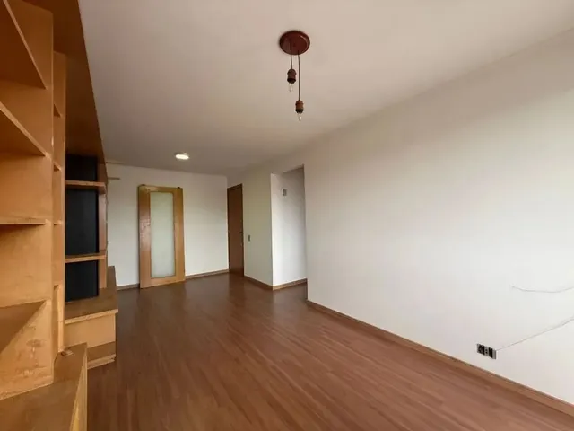 Apartamento 2 quartos e 1 banheiro, à venda, no bairro Cabral em Curitiba