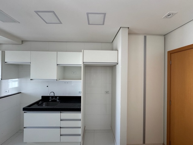 Apartamento 3 quartos e 2 banheiros, à venda, no bairro Gleba Palhano em Londrina