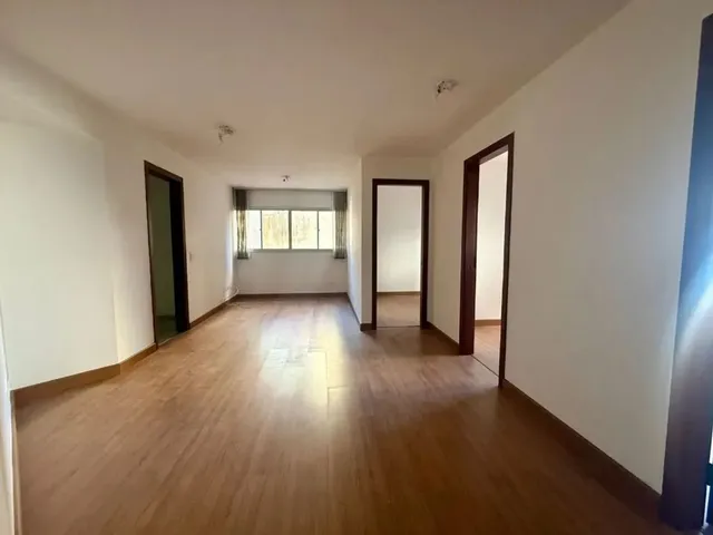 Apartamento 2 quartos e 2 banheiros, para alugar, no bairro Champagnat em Curitiba